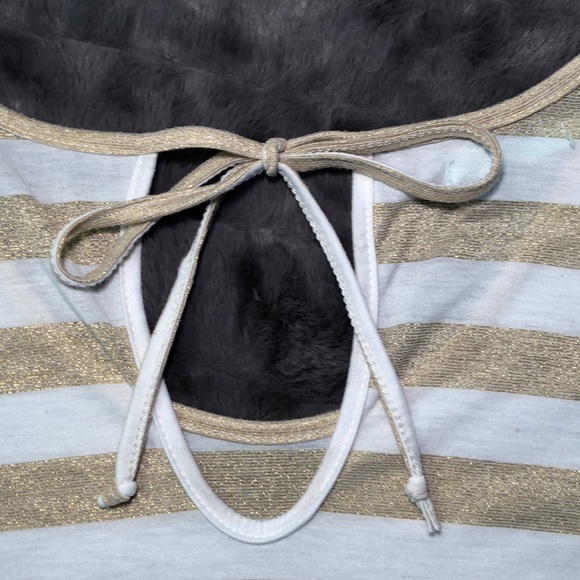 Short Sleeve Top - Picture 3 of 3